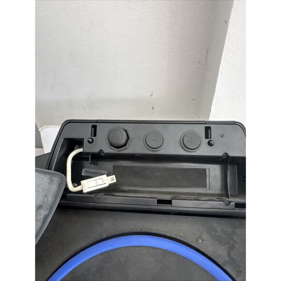 Guitar Hero Nintendo Wii World Tour Bundle - Drum, 2 Guitars No Pedal Untested - Picture 11 of 14